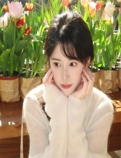 开水要烫,姑娘要壮叙事手法解析：时间线安排与视角切换技巧探讨